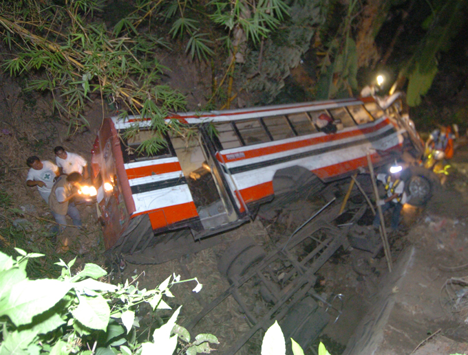 BUS DE LA RUTA 79 PLACAS AB 72-471_3