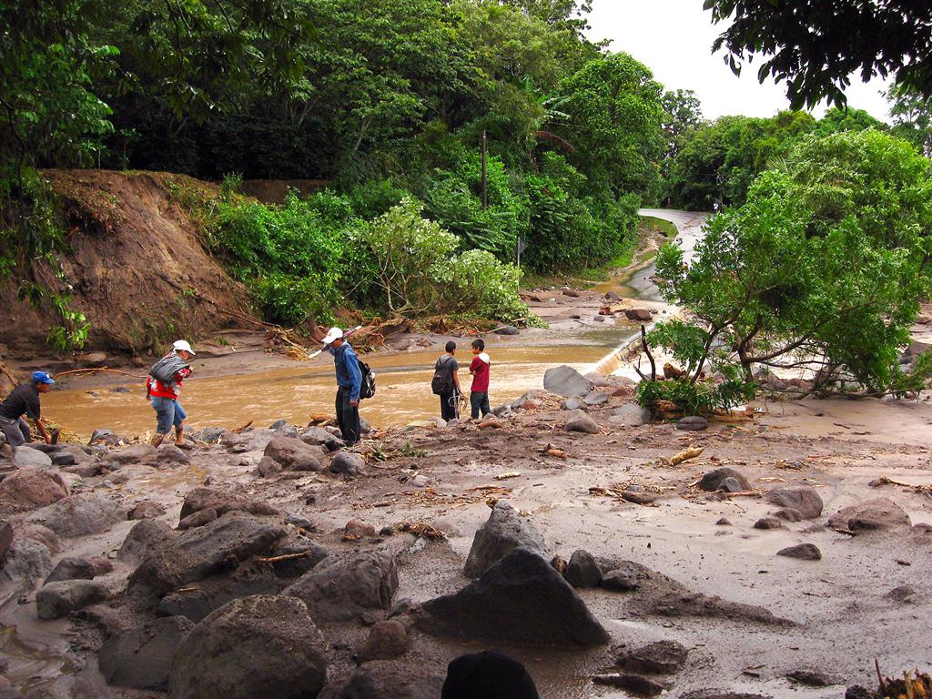 Ida-Guadalupe-Verapaz-El-Salvador