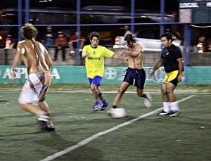 Fotball: Spanjoler mot Guanacos