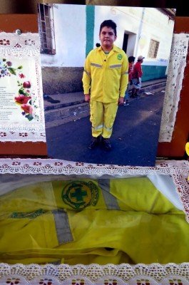 Avril 2016 · Hommage à Erick Beltrán. Archives de Comandos de Salvamento.