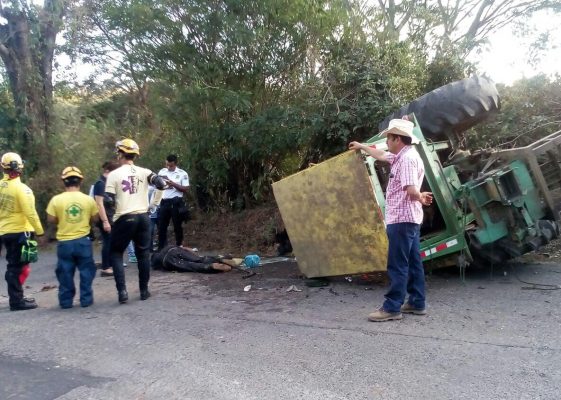 DØR ETTER ULYKKE MED TRAKTOR