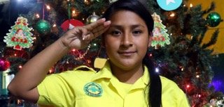 JOVEN MUJER EJEMPLO DE SERVICIO