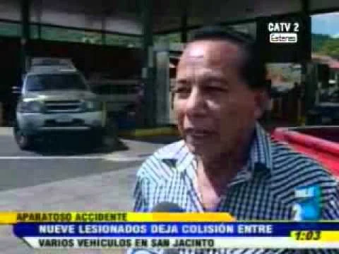 Microbús contra Camión